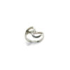 Anillo MARAÑA plata. Anillo en plata de ley. Ligero y sencillo, pero con un encanto especial. Dimensiones: anchura 1,4 cm. Anillo en plata de Ley realizado totalmente a mano.
