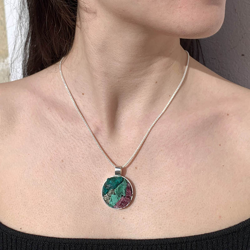 colgante mineral redondo verdes sara web