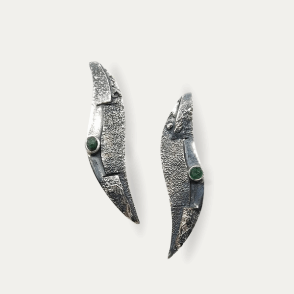 pendientes-uno-largo-plata-oxidada-esmeralda1